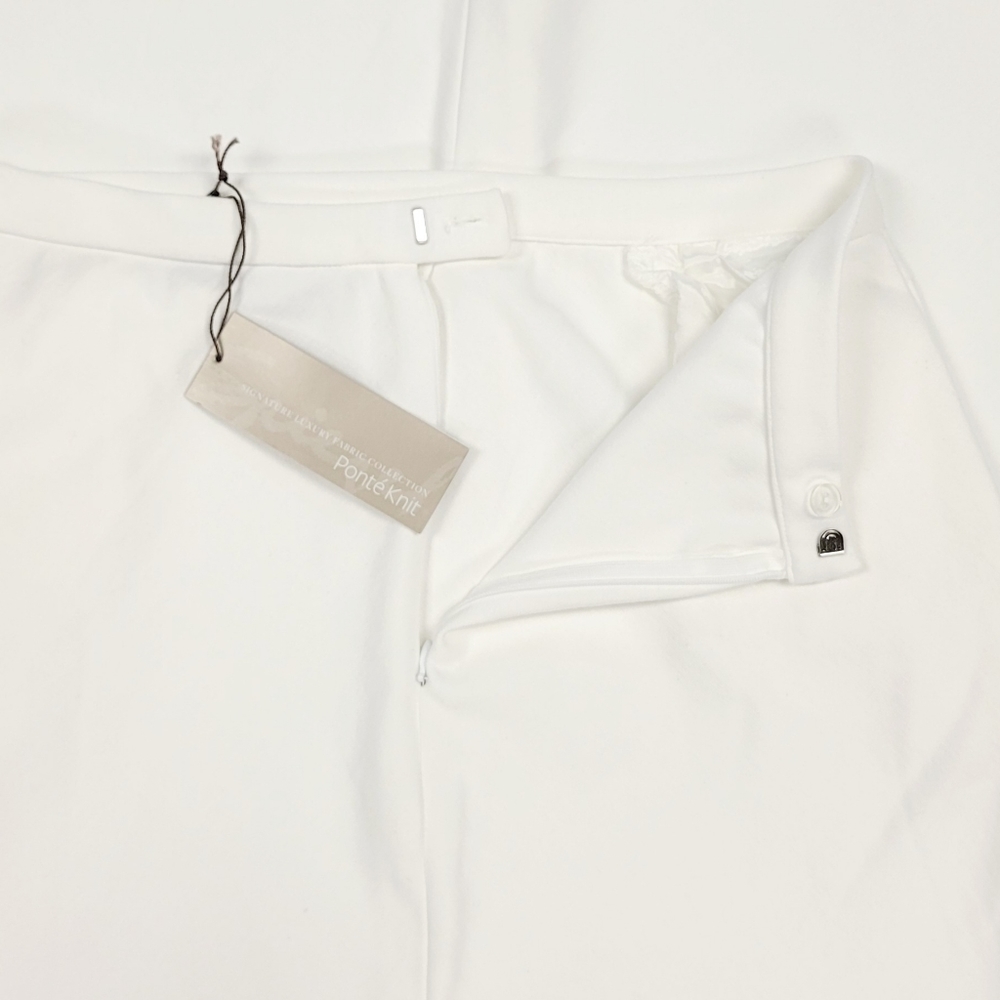 NWT Spiegel White Flare Ponte Knit Skirt w/ Pockets, Stretch Fit Through Hips - Picture 6 of 7